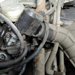 Oorzaken van olielekkage in de carburateur en het oplossen van problemen.